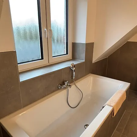 Zur Bruegg 1 Feriehus Emden